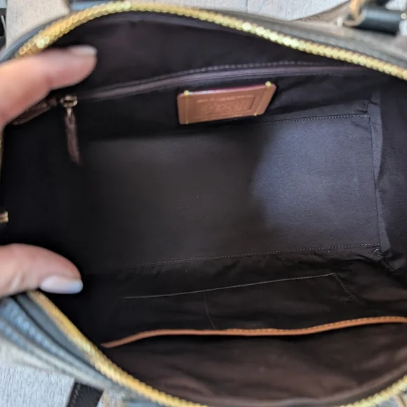 Coach Large Rowan Black Pebbled Leather - Picture 10 of 11